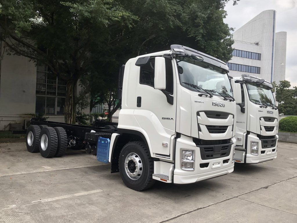 ISUZU GIGA