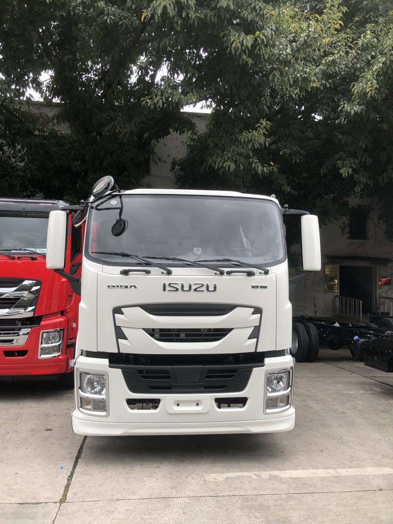 Auto ISUZU car - GIGA