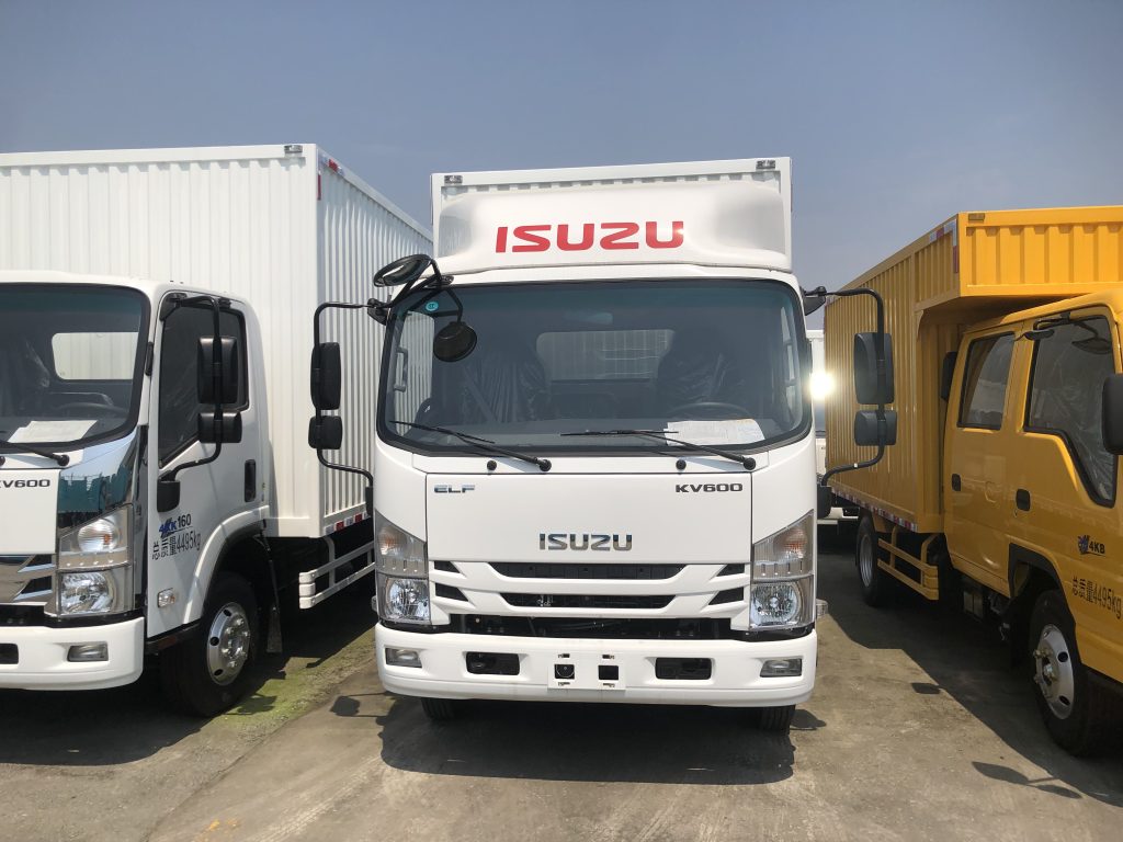 Front view of ISUZU KV600 single cabin box truck for urban logistics